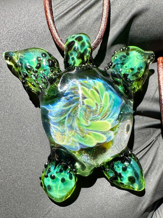 Sea Turtle Pendant - Black/Green